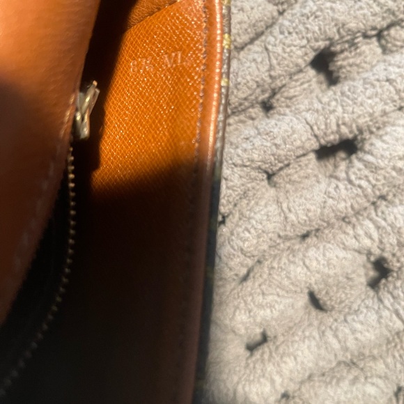 Louis Vuitton Brown Chantilly PM Crossbody Bag - Picture 7 of 12